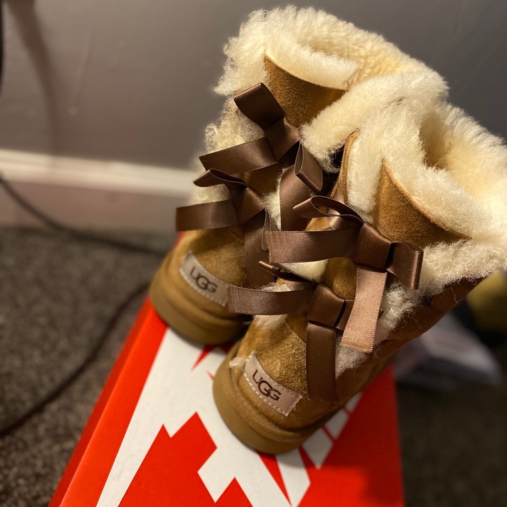 Young girls uggs